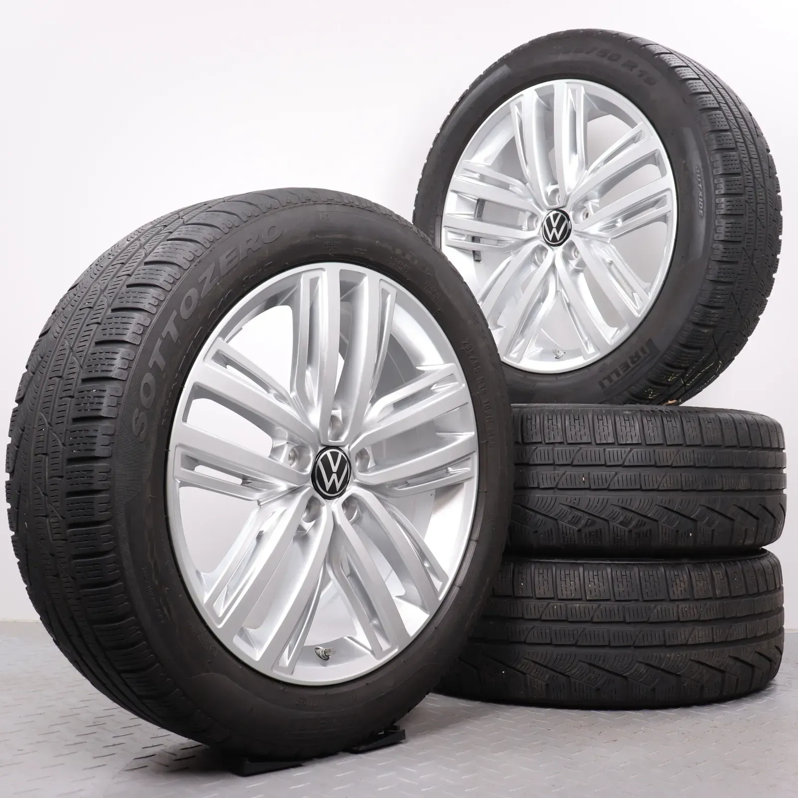 Winterräder 19 Zoll VW Tiguan II & Allspace Original Felgen 5NA601025N Winterreifen 5-5,5 & 5,5-6mm 235/50R19 103H XL AO Pirelli Sottozero Serie II Auckland silber RDK - Bild 1